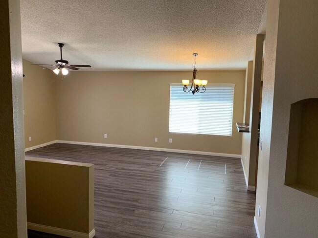 Building Photo - Single Level in University Hills