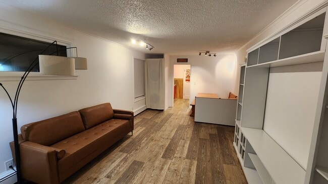 Building Photo - 4003 Garfield St