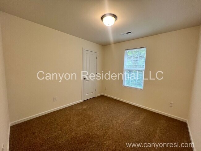 Foto del edificio - 505 Kelly Rd