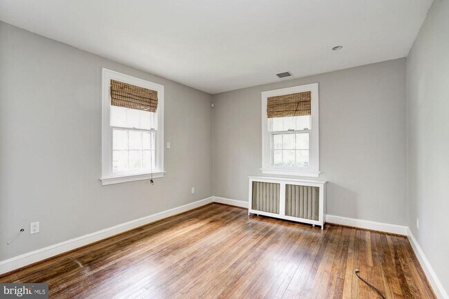 Foto del edificio - 4350 River Rd NW