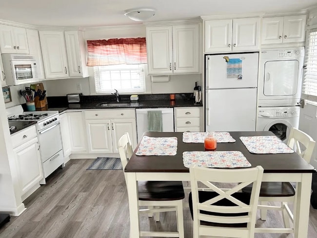 Foto del edificio - 8 Churchill Dr