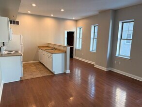 Building Photo - 210 Farmington Ave