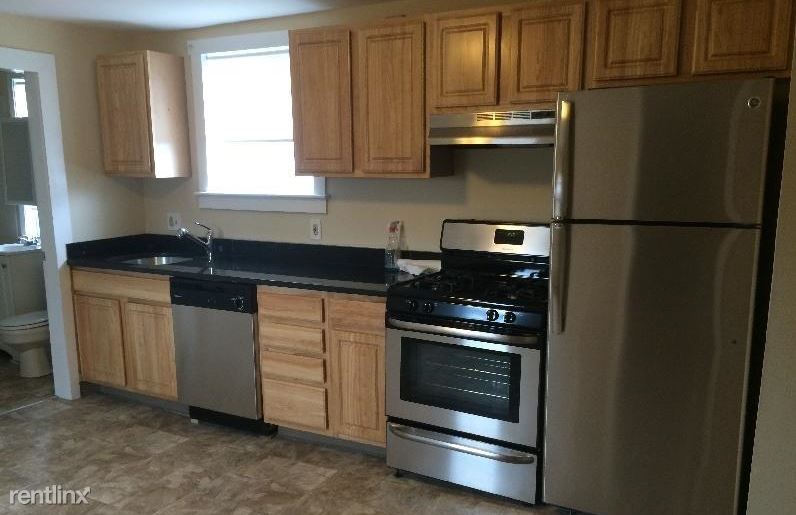 Foto principal - 222 W 9th St