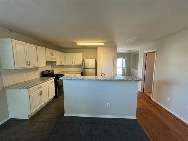 Foto del edificio - 9205 Lenox Dr