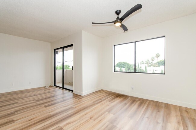 Building Photo - 1332 N Vista St