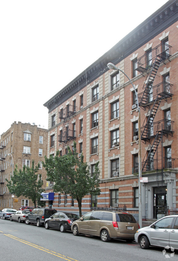 Building Photo - 211 Wadsworth Ave
