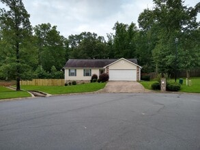 Building Photo - 401 Hayley Ct
