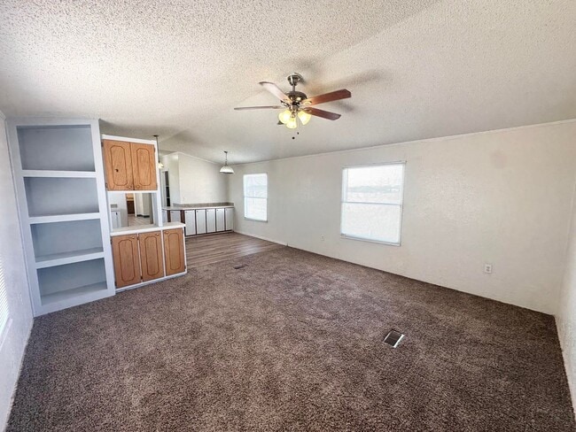 Foto del edificio - 3 Bed 2 Bath Sitting on 2 Acres