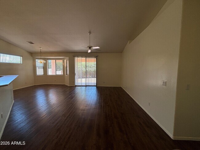 Building Photo - 1083 S Viejo Dr