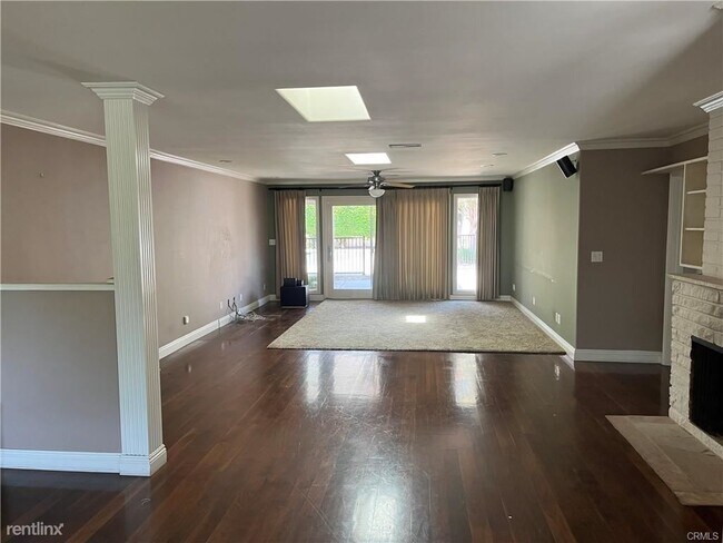 Building Photo - 3 br, 3.5 bath House - 541 W Foothill Blvd