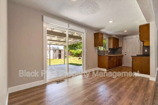 Foto del edificio - 404 Mountain View Dr