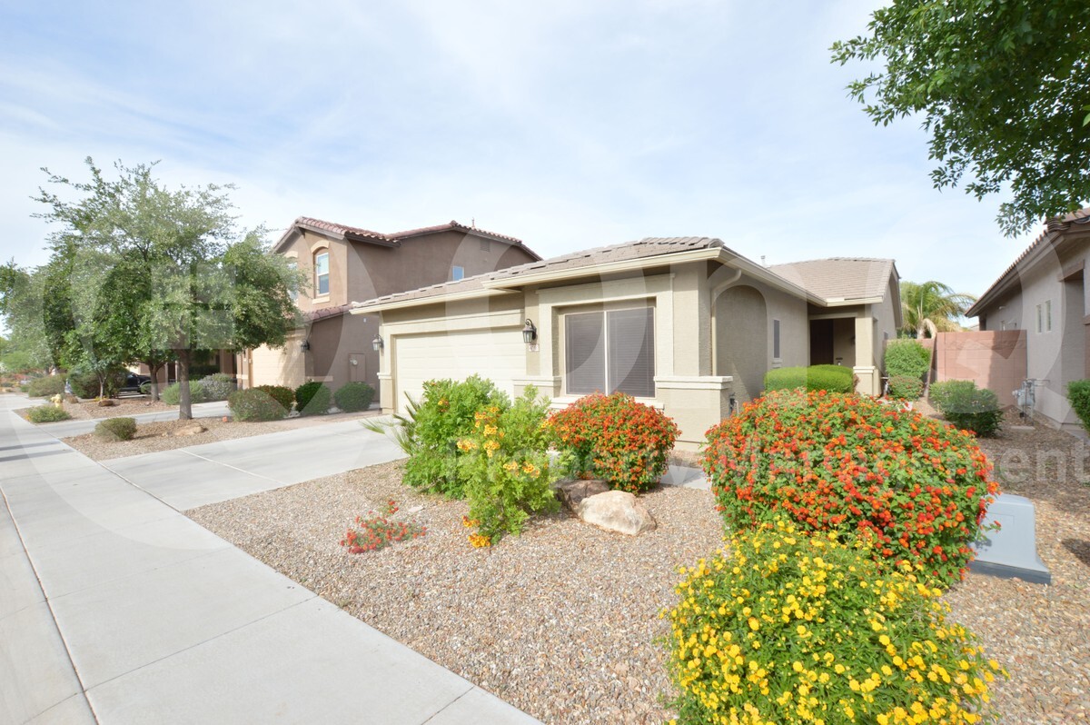 Foto principal - 40937 N Linden St