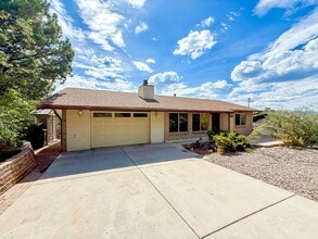 Building Photo - 416 Hillcrest Dr
