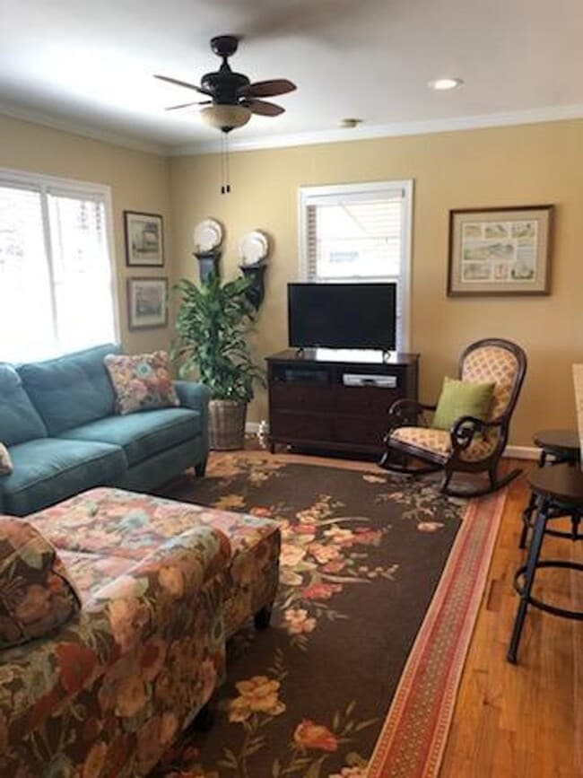 Building Photo - 2 Bedroom 1 Bath Home in North Columbus - ...