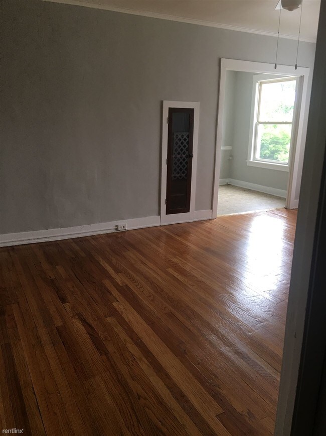 927 S Washington Ave, Lansing, MI 48910 Condo for Rent in Lansing, MI