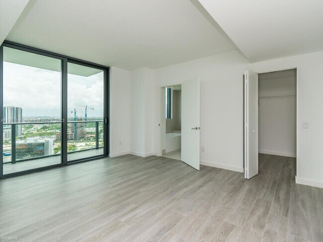 Foto del edificio - 2 br, 2 bath Condo - 501 NE 31st St Luxury...