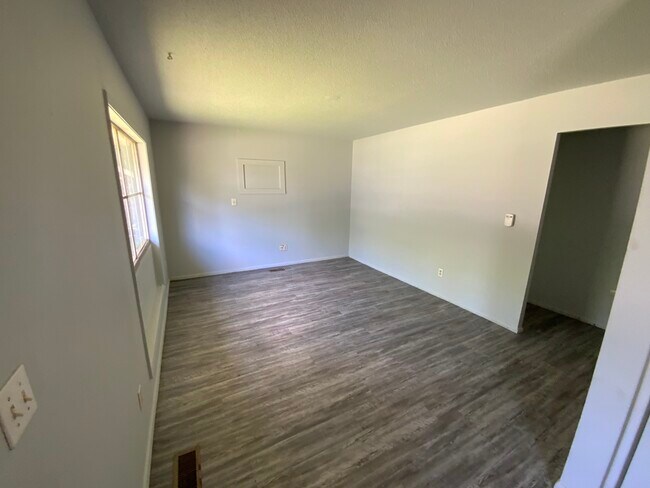 Building Photo - 908 Sunset Ridge