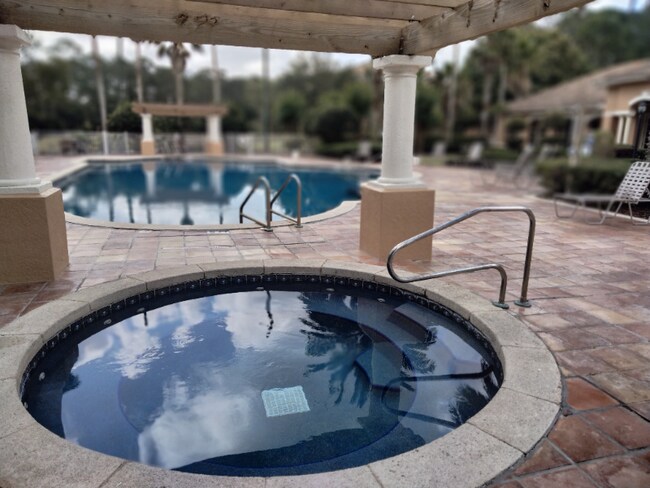 Foto del edificio - 520 Florida Club Blvd