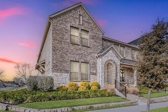 Building Photo - 405 Matchbox St