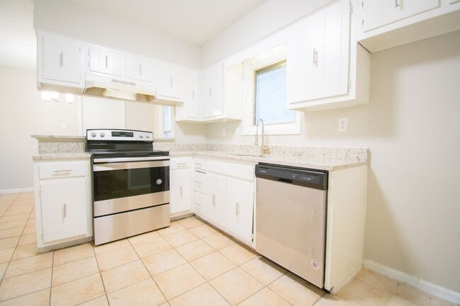 Foto del edificio - Renovated 3BR/2B home in 38134