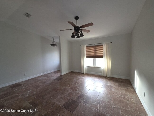 Building Photo - 190 Sea Crest Dr