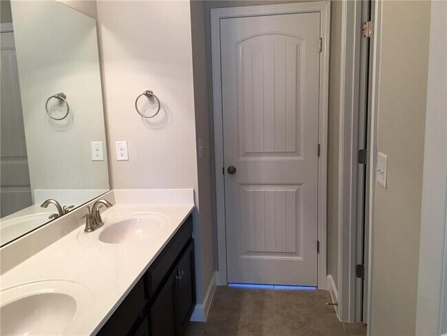 Building Photo - 855 Stonekirk Ct