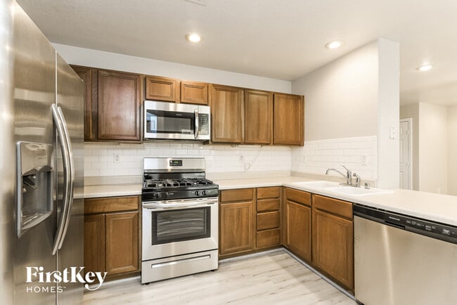 Building Photo - 7427 Margollini St