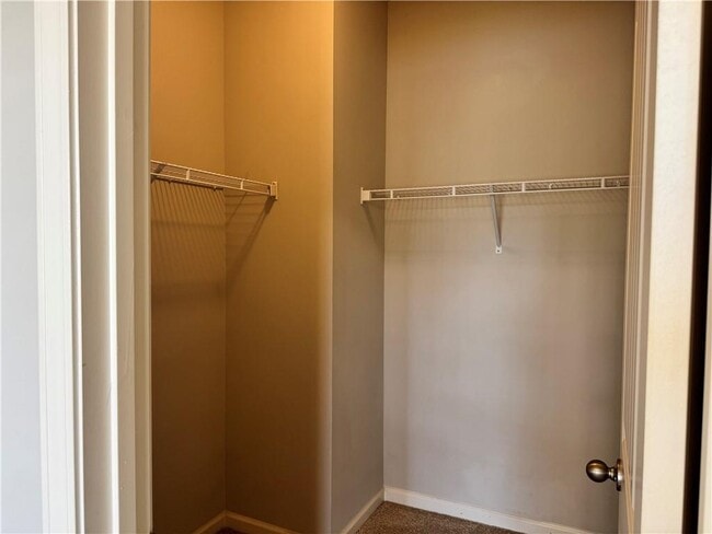 Building Photo - 71 Wayside Terrace