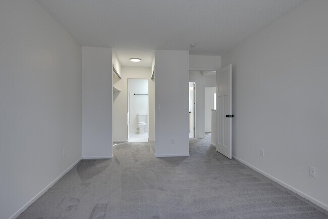 Dormitorio principal - 2042 Pathways Dr