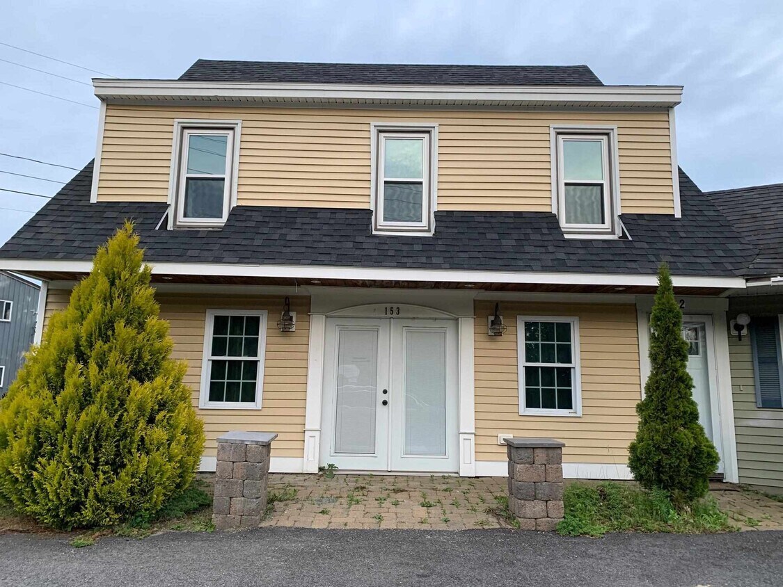 Foto principal - 153 Lafayette Rd