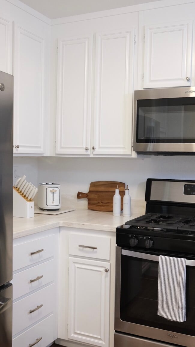 Kitchen - 250 Forest Ridge