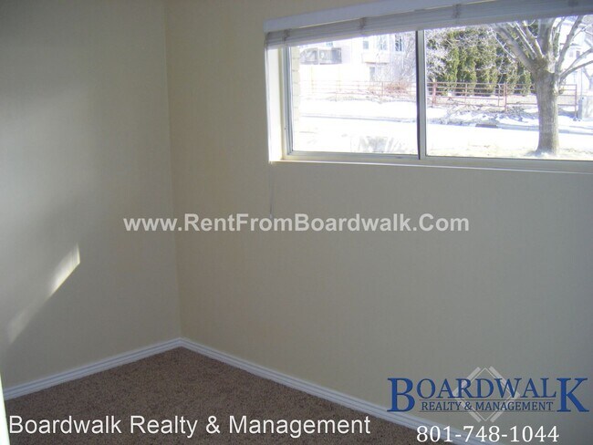 Building Photo - 2 br, 1 bath House - 2827 E. Bridgewater Dr.