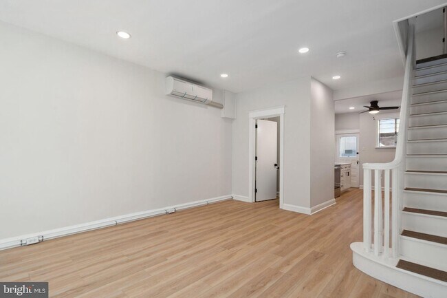Building Photo - 2134 S Rosewood St