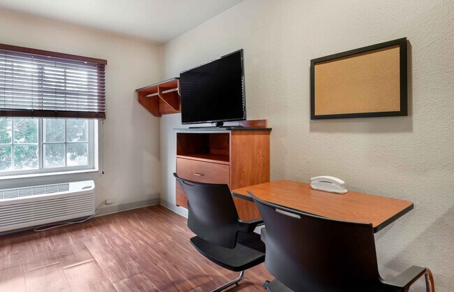 Foto del edificio - Furnished Studio-Lake Worth