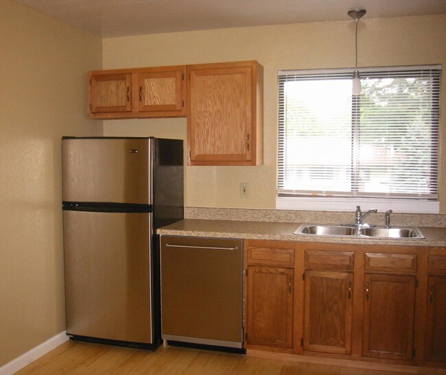 Foto del edificio - 818 Carrier Creek Blvd NE