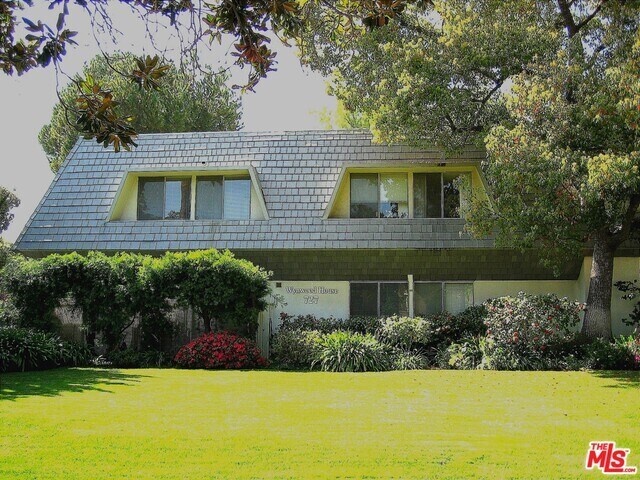 Building Photo - 727 S Orange Grove Blvd
