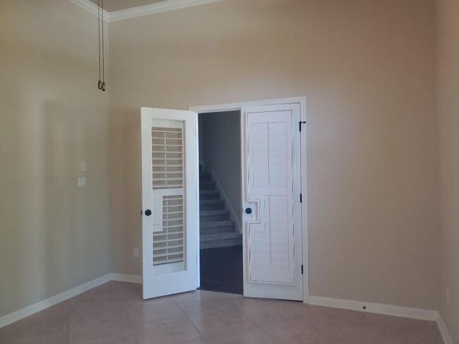Building Photo - 11713 Palisades Pkwy