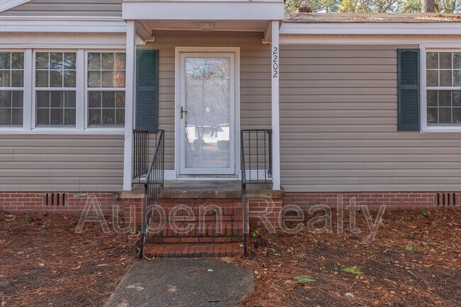 Building Photo - 2202 Shirley Ave