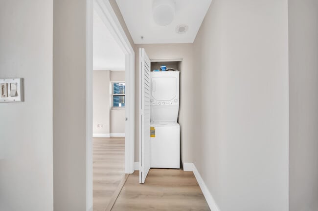 Building Photo - 185 SE 14th Ter