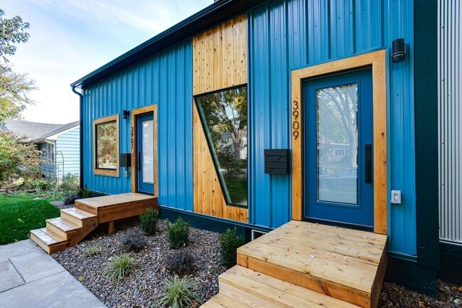Building Photo - 3909 Xerxes Ave S