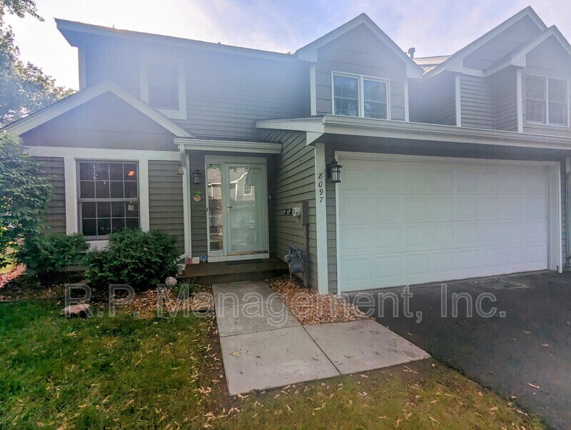 Foto principal - 8097 Curtis Ln