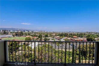 Building Photo - 2160 Century Pk E