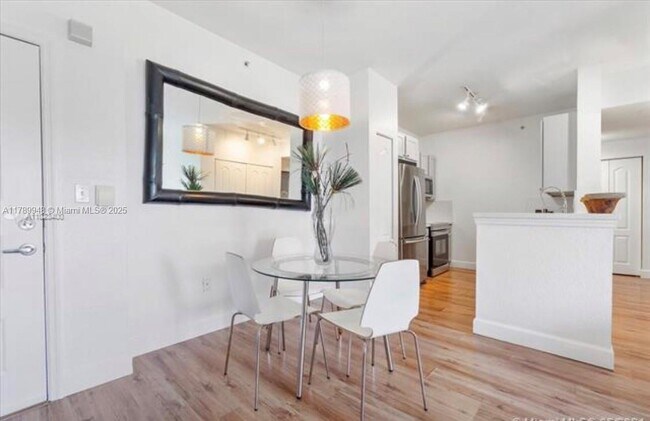 Foto del edificio - 6001 SW 70th St