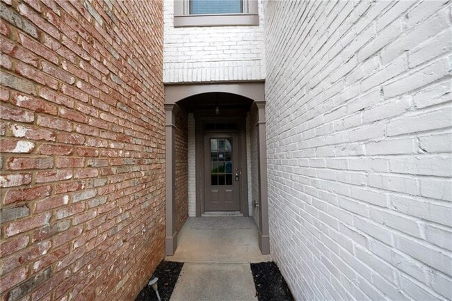 Building Photo - 4995 Berkeley Oak Dr