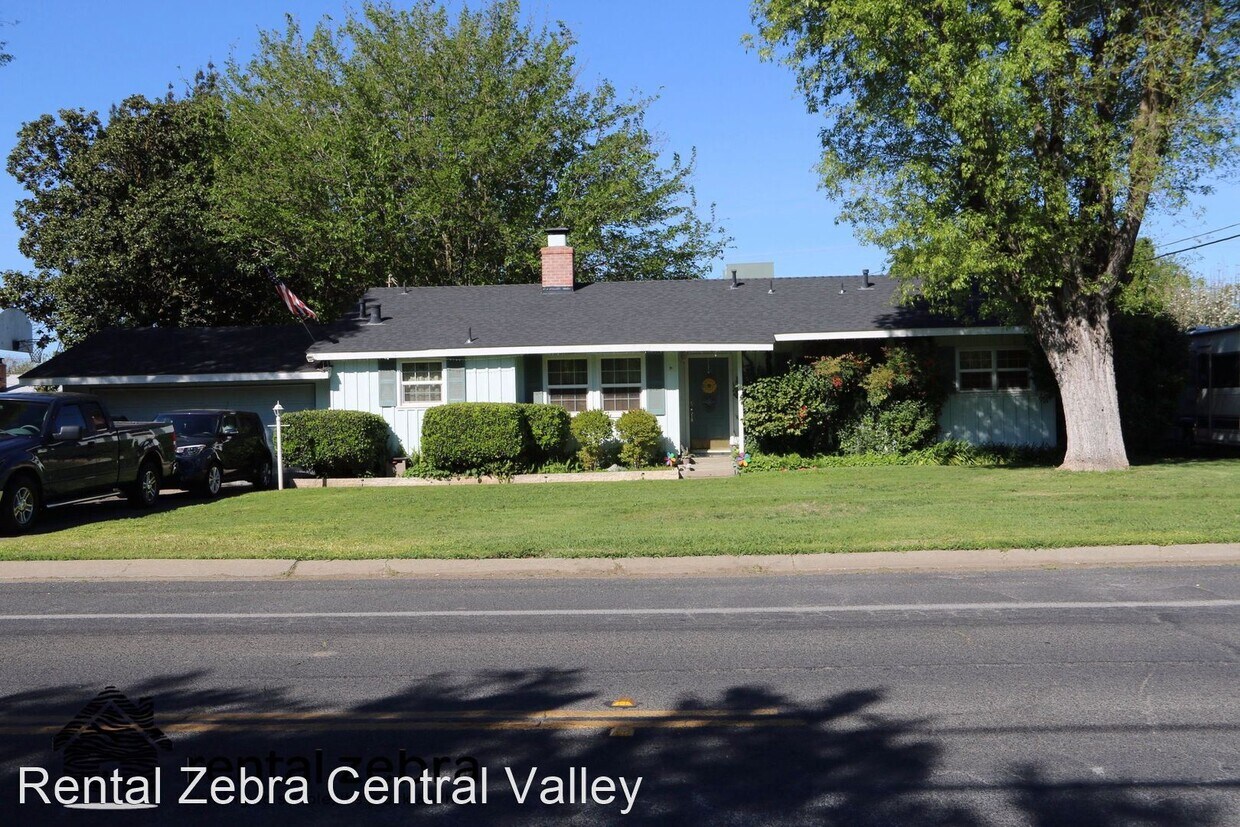 3 br, 1.5 bath House 3241 Mckee Rd.