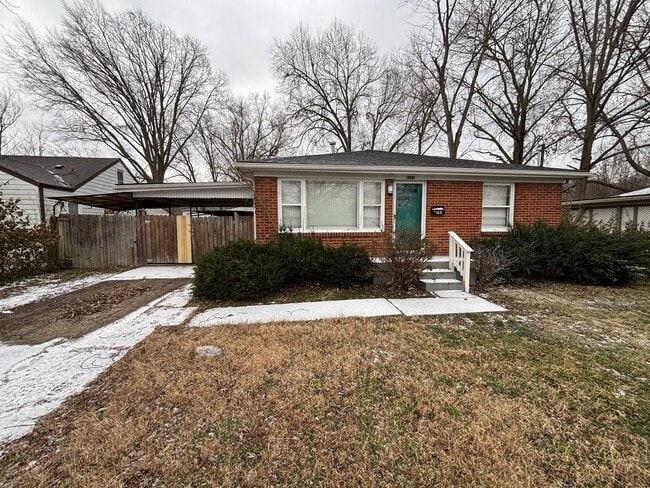PRP - 2 bed, 1 bath - 40258 zip code, GARAGE! - PRP - 2 bed, 1 bath - 40258 zip code, GARAGE! House