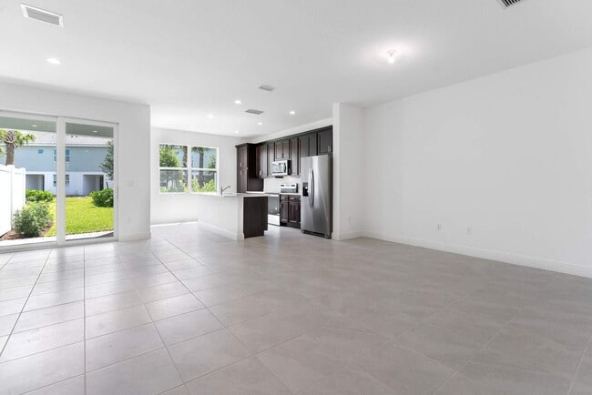 Building Photo - 552 Sanderling Cir