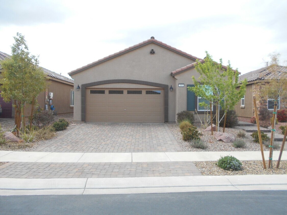 Primary Photo - Charming single-story home located in the ...