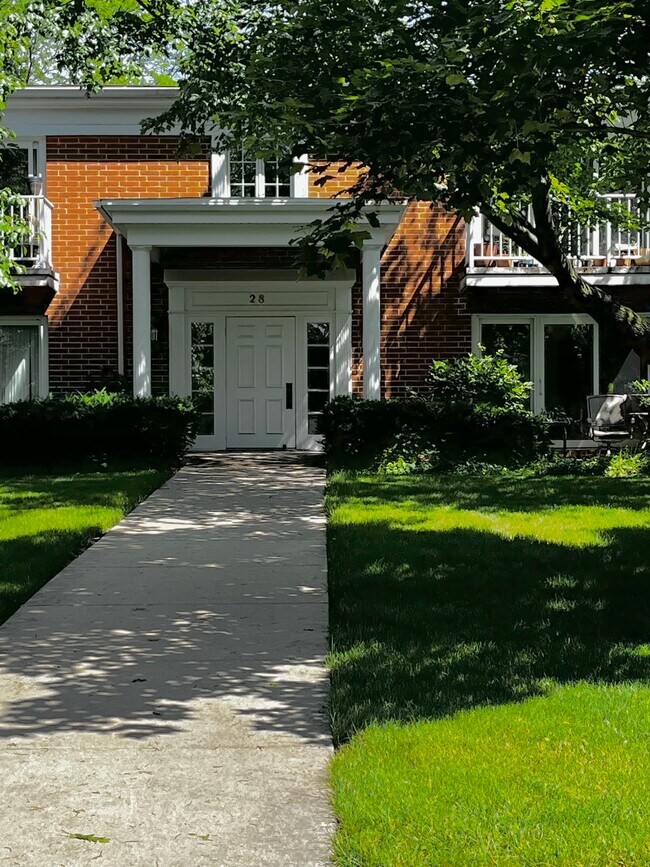 28 Heritage Circle summer - Lexington Green