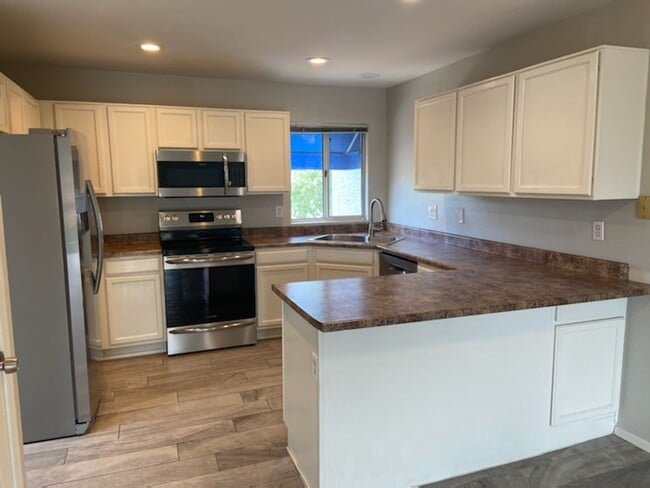 Building Photo - A Special 2 bed 2 bath Condo overlooking C...